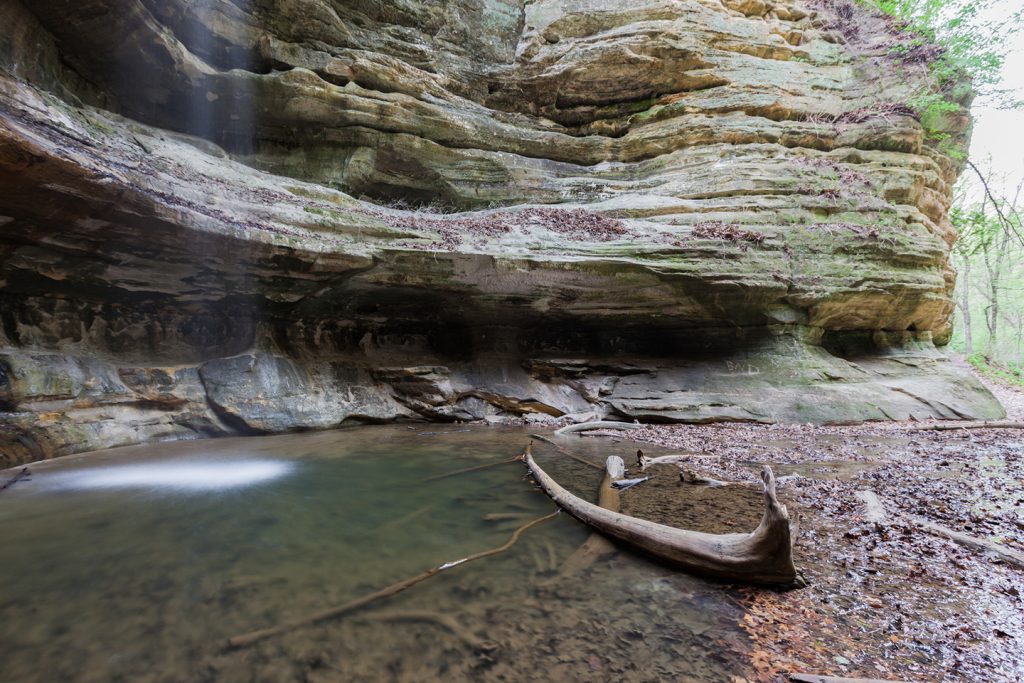 St. Louis Canyon waterfall in Starved Rock State Park